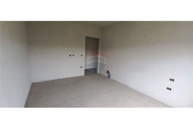 Tirane, shitet apartament 2+1 Kati 4, 94 m² 113.000 Euro (Rruga Petro Nini)