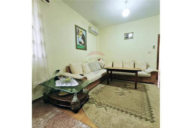 Tirane, jepet me qera apartament 2+1+BLK Kati 3, 90 m² 425 Euro (Laprake)