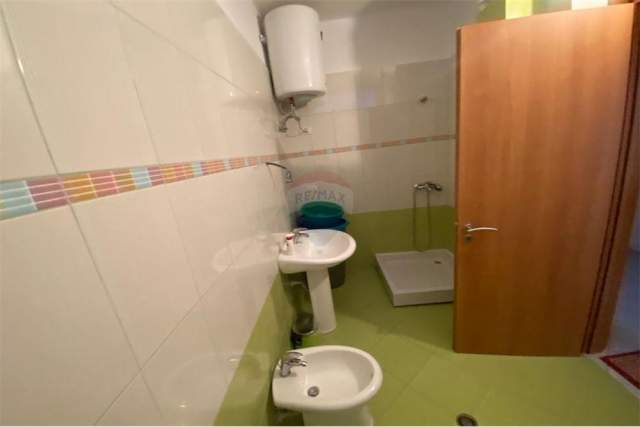 Vlore, shitet apartament 3+1+BLK Kati 6, 158 m² 102.000 Euro (Rruga Dush Strati)