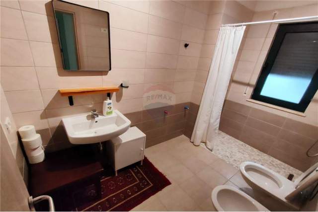 Tirane, jepet me qera apartament 2+1+A+BLK Kati 3, 110 m² 520 Euro (fusha aviacionit)