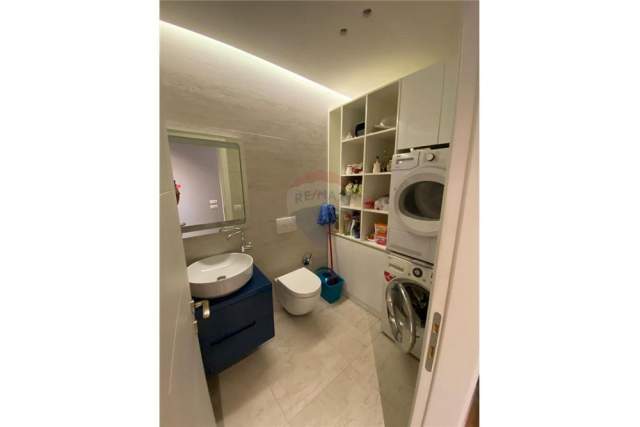 Tirane, jepet me qera apartament Kati 7, 150 m² 1.500 Euro (Rruga e Barrikadave)
