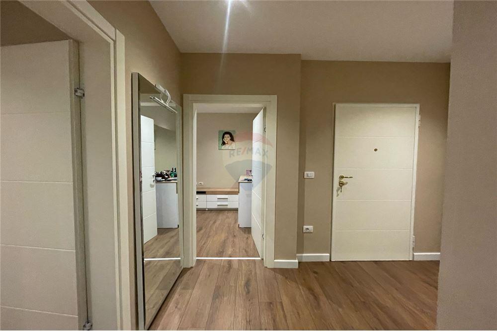Apartament me qira tek Rruga e Elbasanit 900 Euro/Muaj