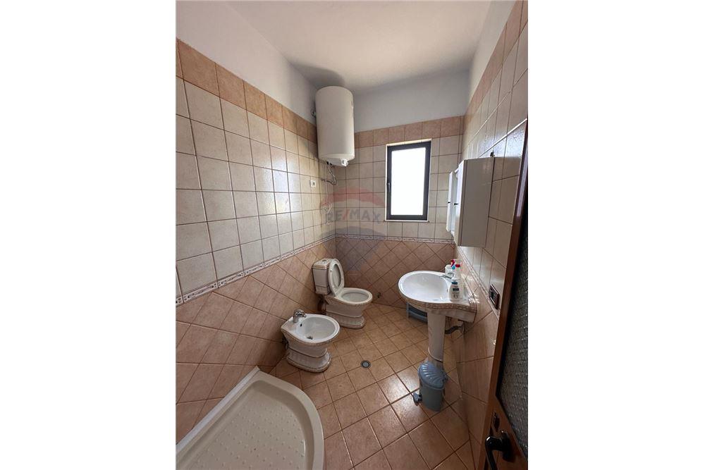 Apartament 3+1+ post parkimi me qira ne Selite 40.000 Leke/Muaj