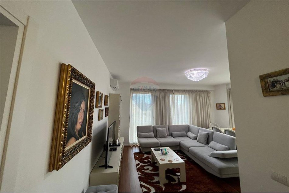 Apartament 2+1+2 me Qera, Rruga e Elbassanit