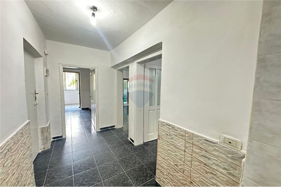 Tirane, shitet 2+1 Kati 2, 137.600 € (Muhamet Gjollesha)