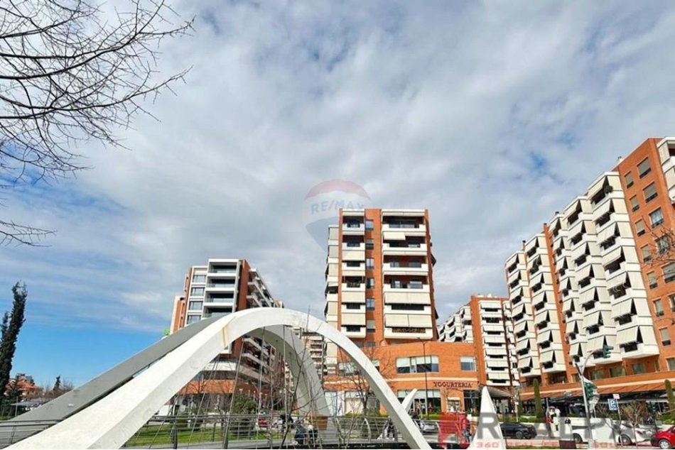 Tirane, jepet me qera zyre Kati 2, 311 m² 2.000 € (KOMPLEKSI DELIJORGJI)