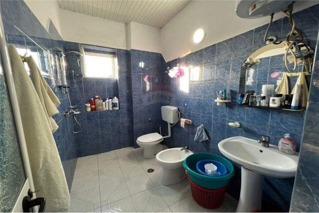 Tirane, shitet apartament Kati 5, 90 m² 85000 Euro (Don Bosko)