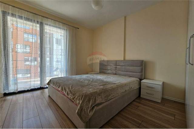 Tirane, jepet me qera apartament 1+1+BLK Kati 5, 69 m² 400 Euro (Qsut)