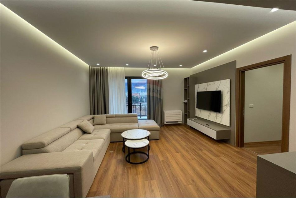 Tirane, jepet me qera apartament 2+1 Kati 9, 88 m² 830 € (Rruga e Dibres)