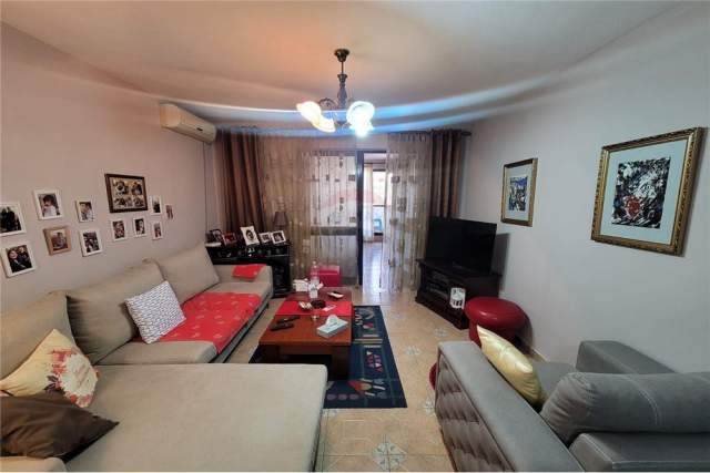 Tirane, shitet apartament 2+1 Kati 4, 71.000 Euro (Bulevardi bajram curri)