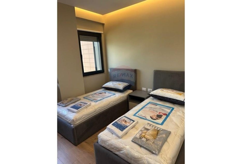 Tirane, jepet me qera apartament 2+1+Ballkon Kati 4, 109 m² 1.000 € (Oasis residence)