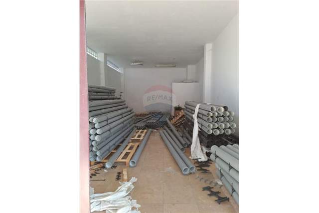 Tirane, shitet ambjent biznesi Kati 0, 75 m² 150.000 Euro (Beqir Luga)