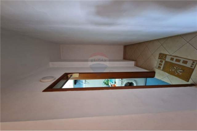 Vlore, jepet me qera apartament 2+1 Kati 6, 113 m² 230 Euro (Rruga Zaho Koka)