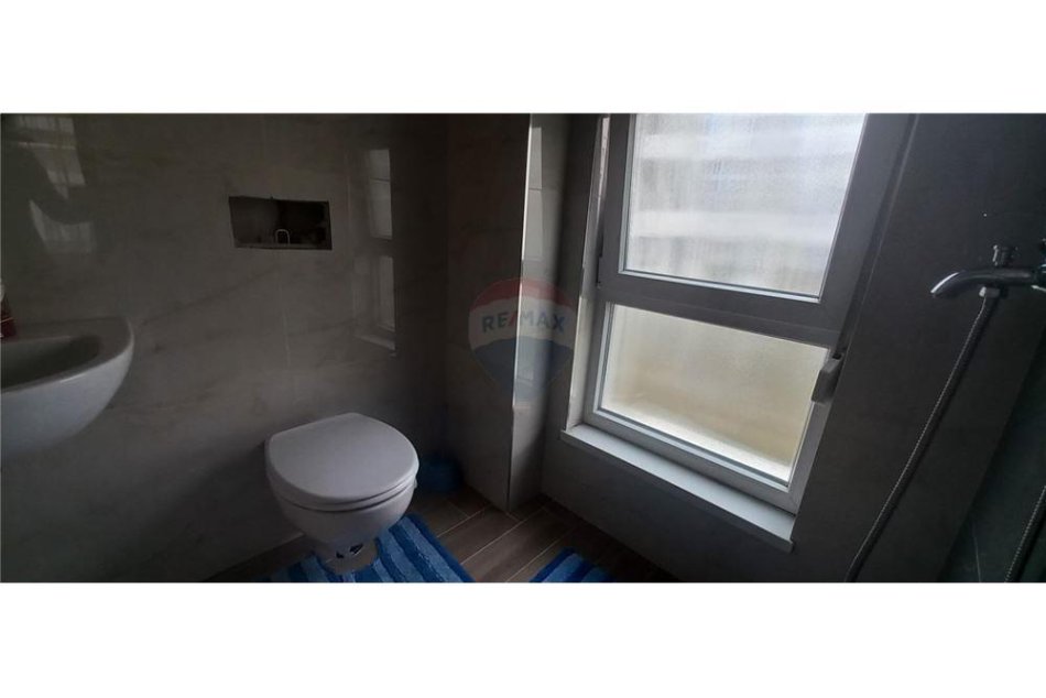 Jepet Apartament me qira  2+1 i mobiluar tek 21 Dhjetori
