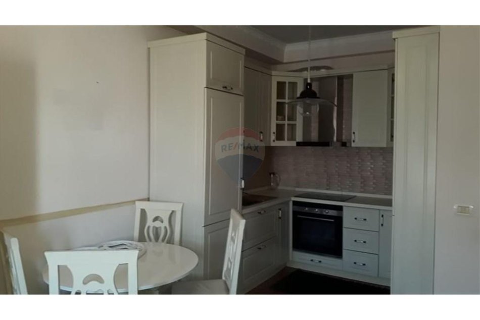 Tirane, jepet me qera 1+1 , 65 m² 400 € (Apartament 1+1 per qera ne Astir)