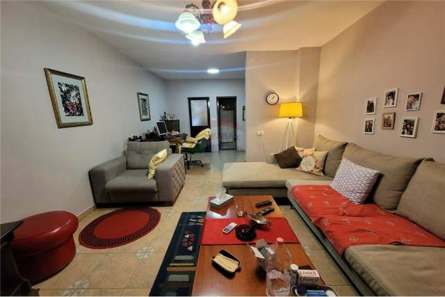 Tirane, shitet apartament 2+1 Kati 4, 71.000 Euro (Bulevardi bajram curri)