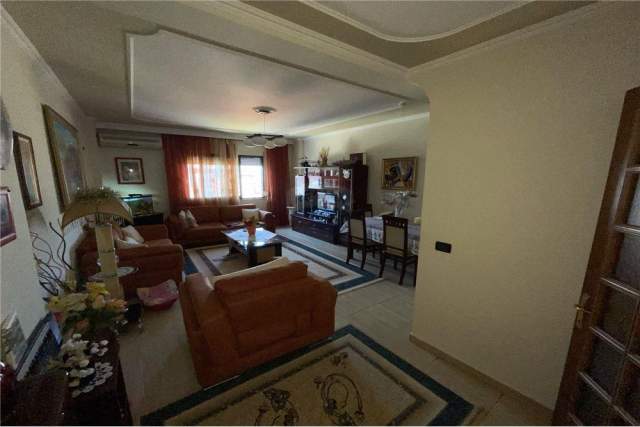 Tirane, shitet apartament 3+1 Kati 8, 165 m² 240.000 Euro (Rruga Petro Nini)