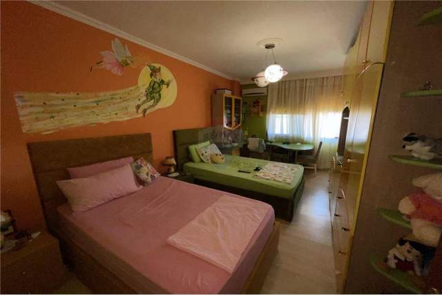 Tirane, shitet apartament 3+1 Kati 8, 165 m² 240.000 Euro (Rruga Petro Nini)