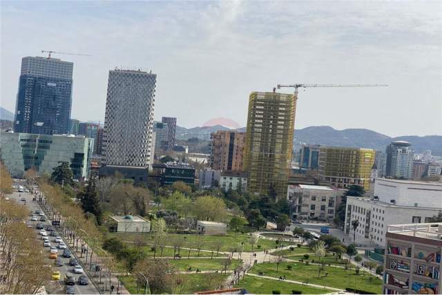 Tirane, jepet me qera zyre Kati 9, 94 m² 400 Euro (Rruga e Barrikadave)