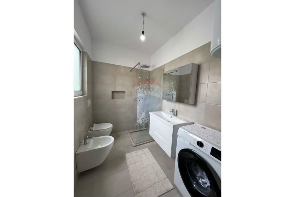 Tirane, jepet me qera apartament 1+1+Ballkon Kati 7, 55 m² 550 € (BULEVARDI GJERGJ FISHTA)