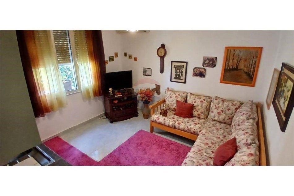 Tirane, jepet me qera apartament 2+1 Kati 3, 60 m² 700 € (Apartament 2+1 per qira tek Tregu Çam)