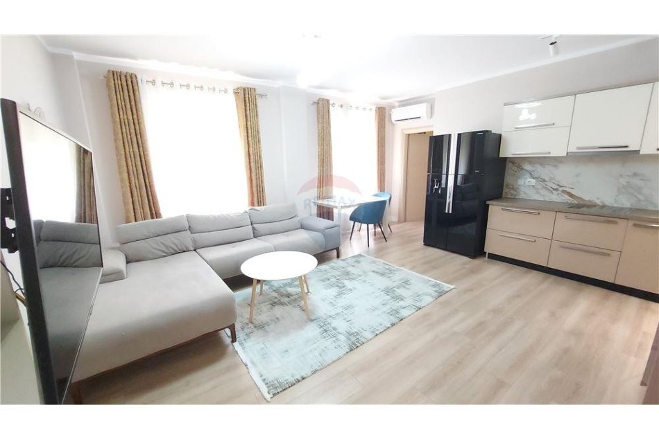 Tirane, jepet me qera apartament 1+1+Aneks+Ballkon Kati 2, 71 m² 530 € (Rruga Hamdi Sina)