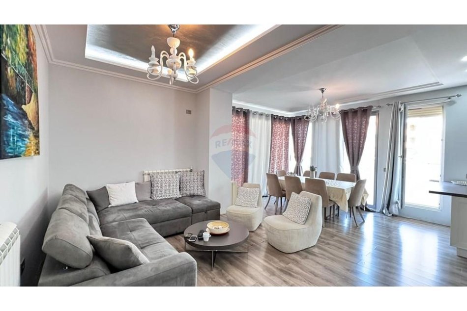 Tirane, jepet me qera apartament 1+1+Aneks+Ballkon , 90 m² 500 € (Fresku)