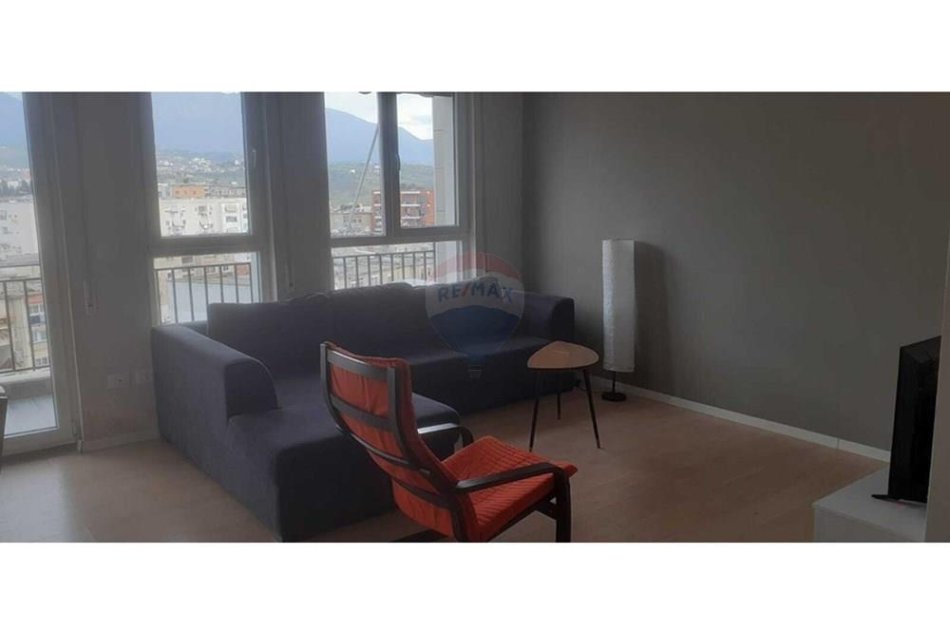 Tirane, jepet me qera apartament 1+1 , 72 m² 550 € (Ali Demi)