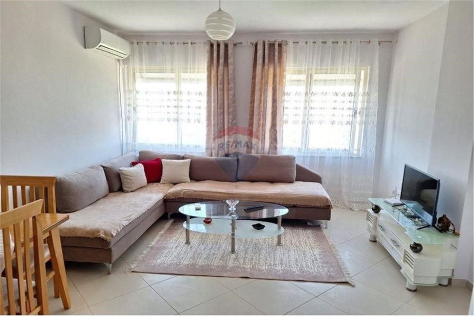 Tirane, jepet me qera apartament 1+1 Kati 8, 67 m² 450 € (Apartament 1+1 per qira ne Astir !)