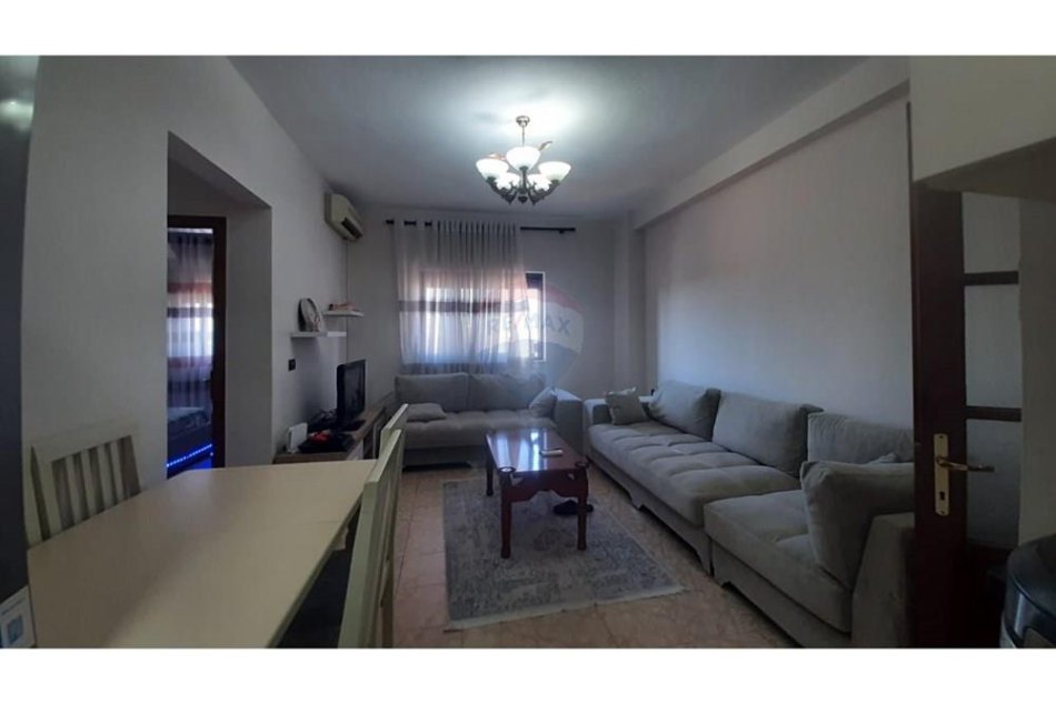 Tirane, jepet me qera apartament 2+1 Kati 6, 67 m² 550 € (Brryli)