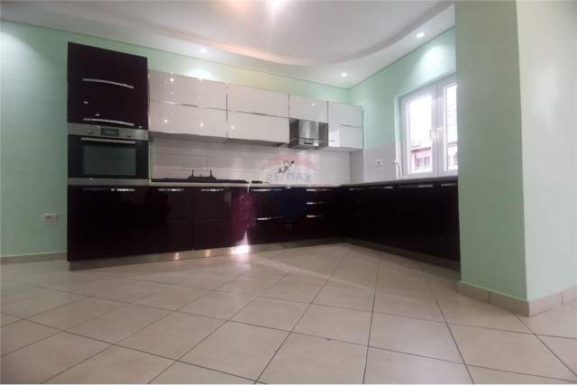 Tirane, shitet apartament 3+1+BLK Kati 6, 105 m² 98.500 Euro (RRuga Llazi Miho)