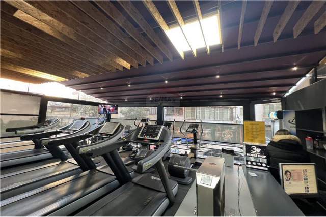 Tirane, shitet ambjent biznesi Kati 1, 245 m² 80.000 Euro (Rruga Ibrahim Kodra)