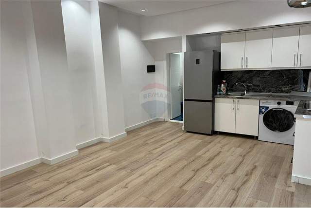 Tirane, shitet apartament 1+1+A Kati 0, 51 m² 73.000 Euro (komuna parisit)