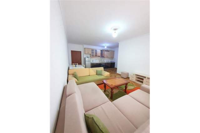 Tirane, jepet me qera apartament 2+1+BLK Kati 3, 107 m² 350 Euro (Komuna e Parisit)