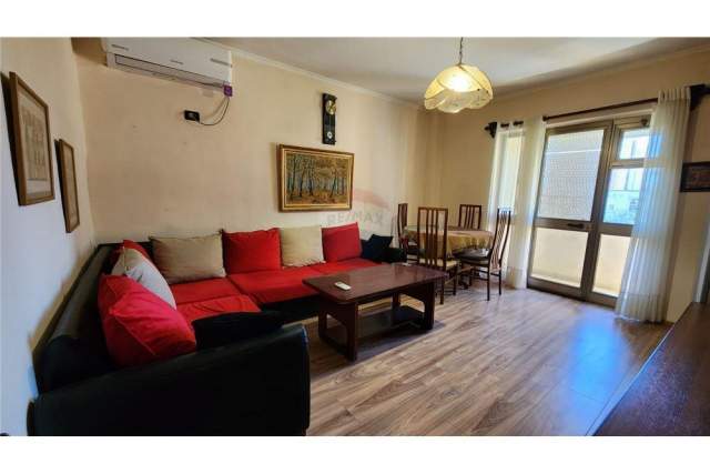Tirane, jepet me qera apartament 2+1+A+BLK Kati 5, 95 m² 400 Euro (Rr. Ibrahim Rugova)