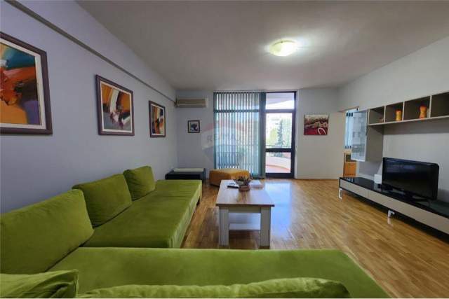 Tirane, jepet me qera apartament 3+1+A+BLK Kati 4, 150 m² 700 Euro (Ambasador 3)
