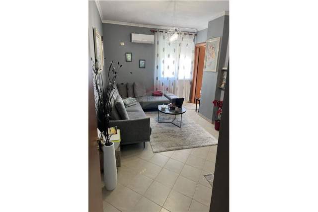 Tirane, shitet apartament 2+1+A+BLK Kati 5, 90 m² 75.000 Euro (Pallatet Cabej)
