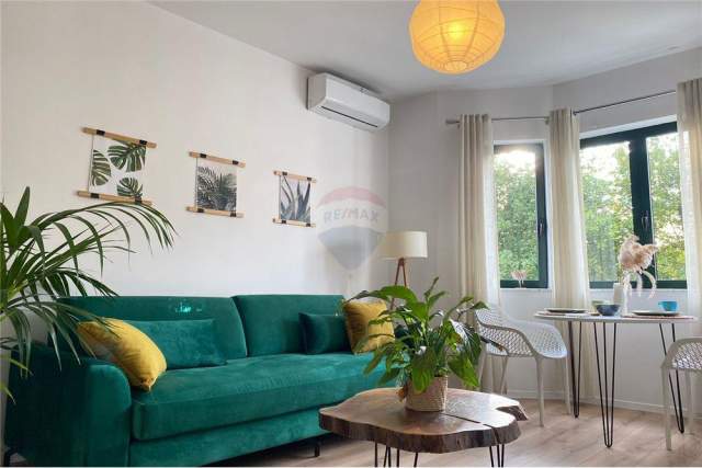 Tirane, jepet me qera apartament 1+1+A Kati 2, 60 m² 400 Euro (Rr. Siri Kodra)