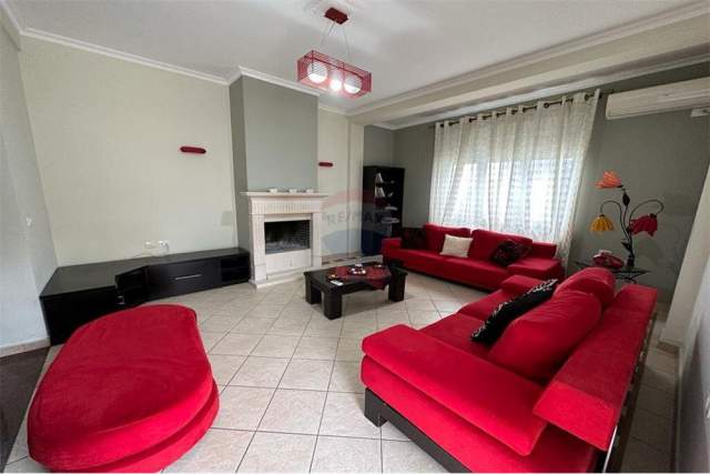 Tirane, jepet me qera apartament 3+1+A+BLK Kati 1, 149 m² 450 Euro (Sanatarium)