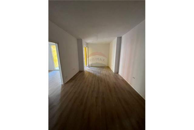 Tirane, shitet apartament 1+1+BLK Kati 3, 70 m² 77.000 Euro (Kompleksi Grand)