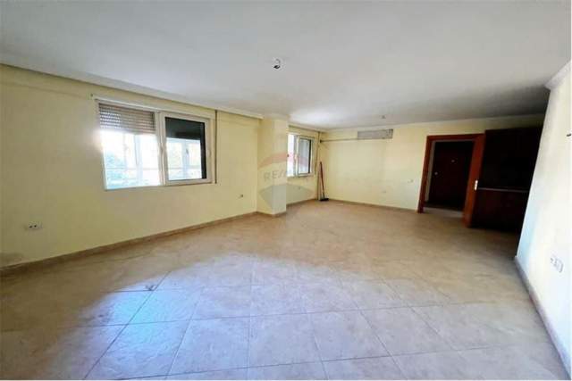 Tirane, jepet me qera ambjent biznesi Kati 1, 130 m² 500 Euro (Rruga Haxhi Hysen Dalliu)