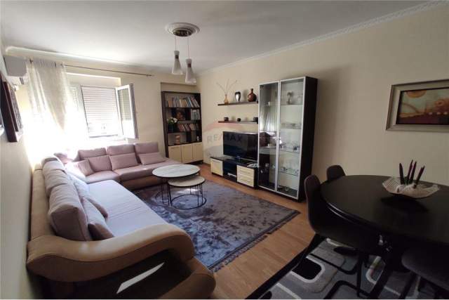 Tirane, jepet me qera apartament 2+1 Kati 5, 82 m² 600 Euro (Siri kodra)
