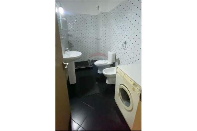 Tirane, shitet apartament 2+1+BLK Kati 4, 94 m² 105.000 Euro (Rruga e Kavajes)