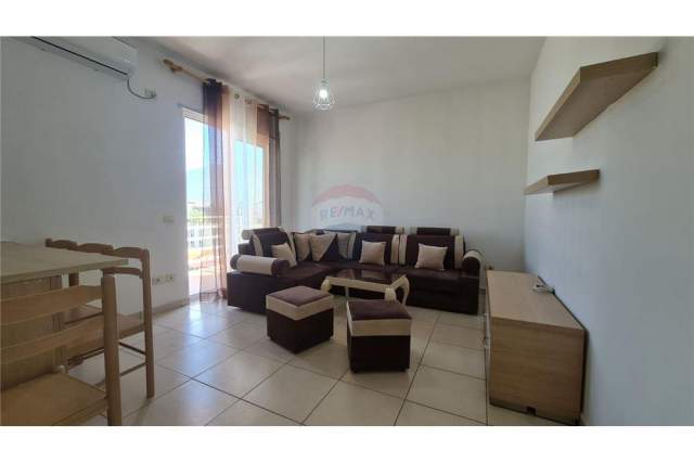 Tirane, jepet me qera apartament 1+1+A Kati 9, 60 m² 420 Euro (sokol olldashi)