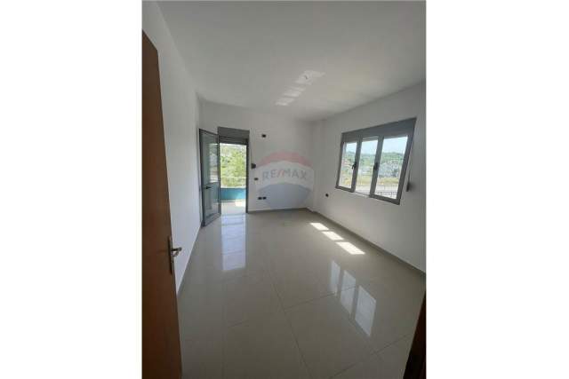 Durres, shitet apartament 1+1+A+BLK Kati 2, 55 m² 53.000 Euro (Mali i Robit)