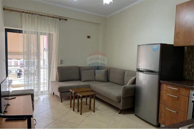 Tirane, jepet me qera apartament 1+1+BLK Kati 4, 60 m² 500 Euro
