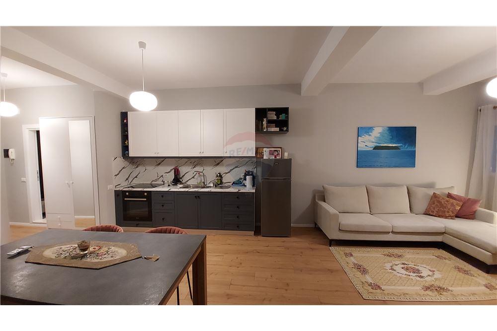 Apartament 1+1 me Qera ne Myslym Shyr