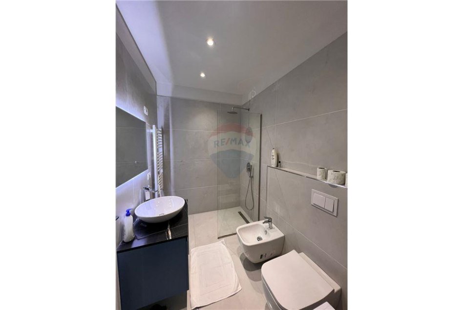 Tirane, shitet 1+1+Ballkon Kati 2, 65 m² 95.000 € (Teodor Keko)