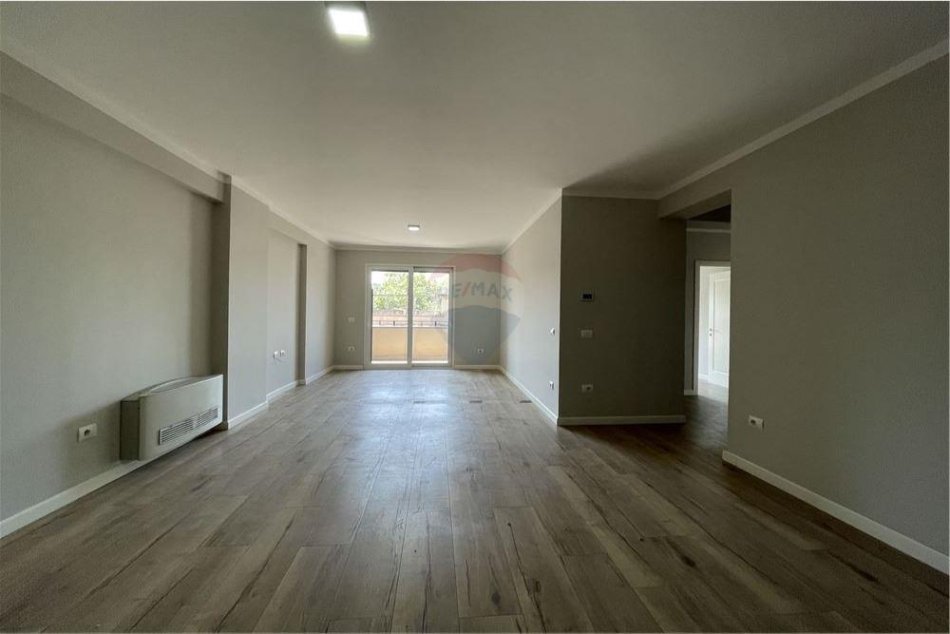 Tirane, jepet me qera apartament 3+1 Kati 2, 115 m² 750 € (Myslym Shyri)