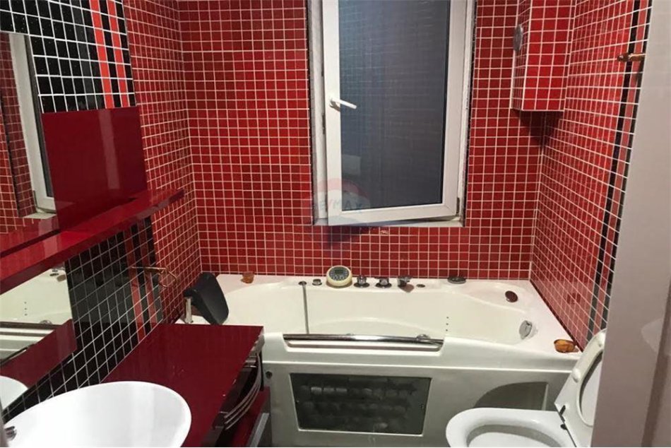 Tirane, jepet me qera 2+1+Ballkon Kati 2, 95 m² 700 € (Eduart Mano)